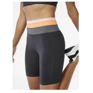 2🛍️$20 Love & Sport women’s shorts